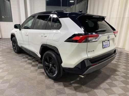 2021 Toyota RAV4 Hybrid SE