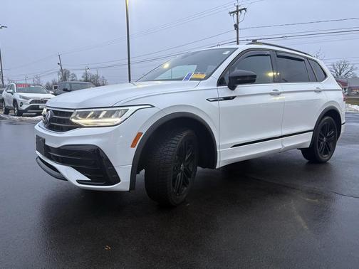 2022 Volkswagen Tiguan 2.0T SE R-Line Black 4MOTION