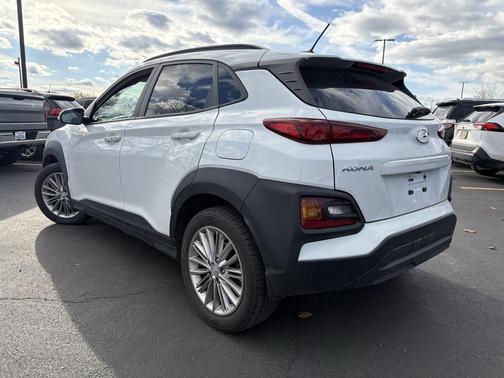 2021 Hyundai KONA SEL