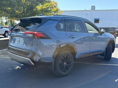 2022 Toyota RAV4 Hybrid SE