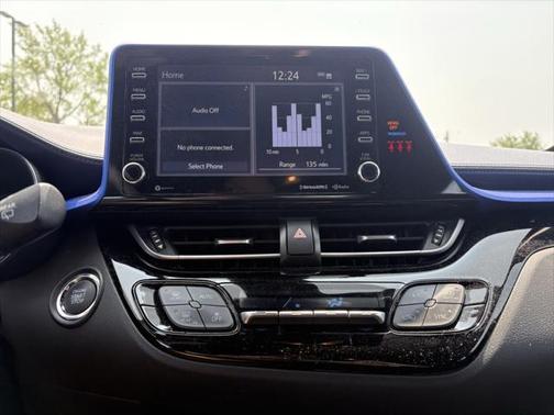 2022 Toyota C-HR XLE
