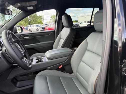 2024 GMC Acadia AWD AT4