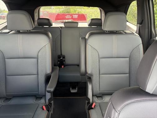 2024 GMC Acadia AWD AT4