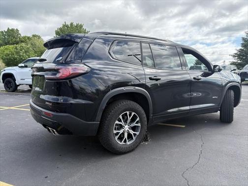 2024 GMC Acadia AWD AT4
