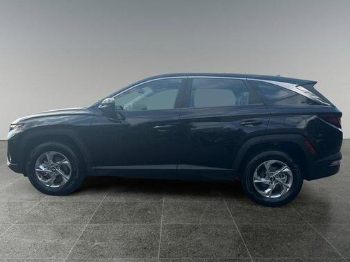 2022 Hyundai TUCSON SE