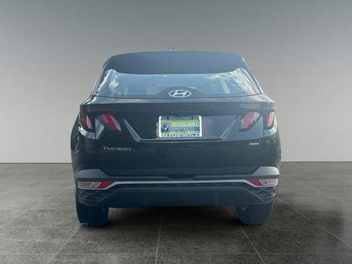 2022 Hyundai TUCSON SE