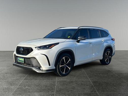 Wind Chill Pearl 2022 Toyota Highlander XSE