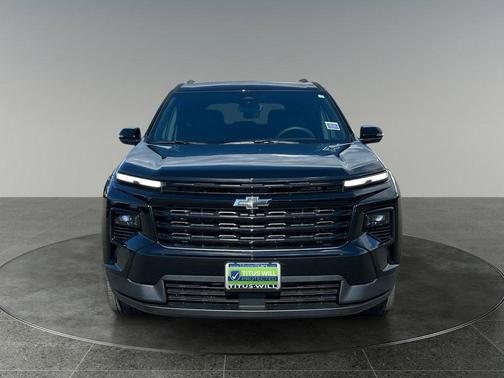 Mosaic Black Metallic 2026 Chevrolet Traverse LT