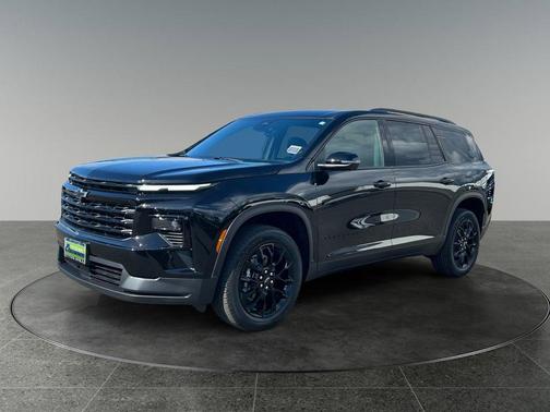 Mosaic Black Metallic 2026 Chevrolet Traverse LT