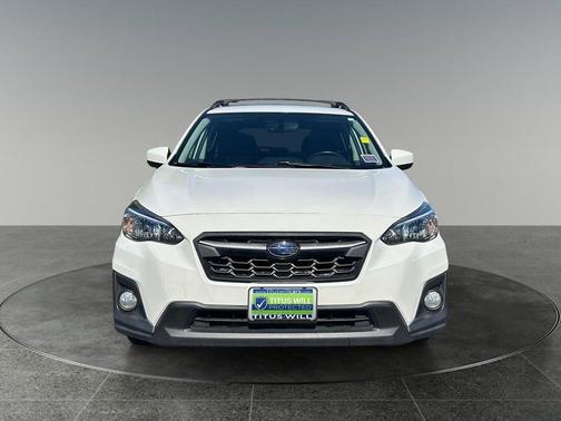 Crystal White Pearl 2018 Subaru Crosstrek 2.0i Premium