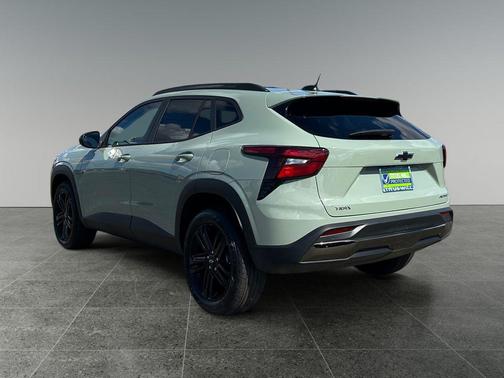 Cacti Green 2026 Chevrolet Trax FWD ACTIV