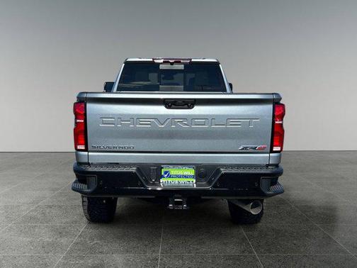 2025 Chevrolet Silverado 2500 4WD Crew Cab Standard Bed ZR2