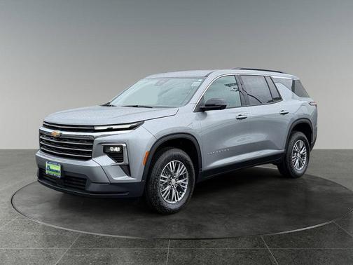 Sterling Gray Metallic 2026 Chevrolet Traverse LT