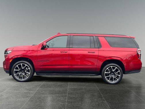 2023 Chevrolet Suburban RST