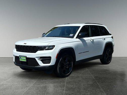 2022 Jeep Grand Cherokee Altitude
