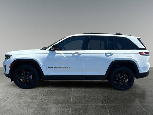 2022 Jeep Grand Cherokee Altitude