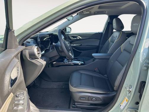 Cacti Green 2026 Chevrolet Trax FWD ACTIV