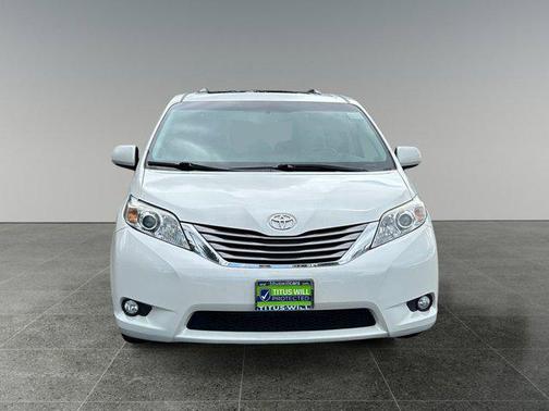 2017 Toyota Sienna XLE