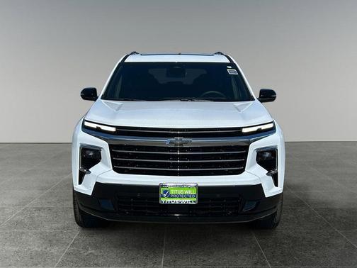 Polar White Tricoat 2026 Chevrolet Traverse High Country