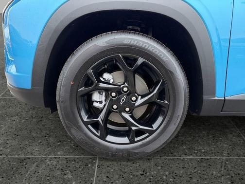 Marina Blue Metallic 2026 Chevrolet Trax LT