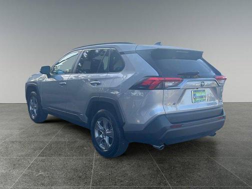 2022 Toyota RAV4 Hybrid XLE