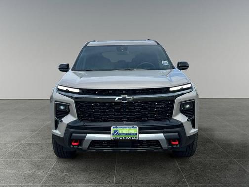 Sandstone Gray 2026 Chevrolet Traverse AWD Z71