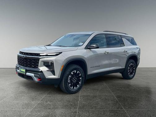 Sandstone Gray 2026 Chevrolet Traverse AWD Z71