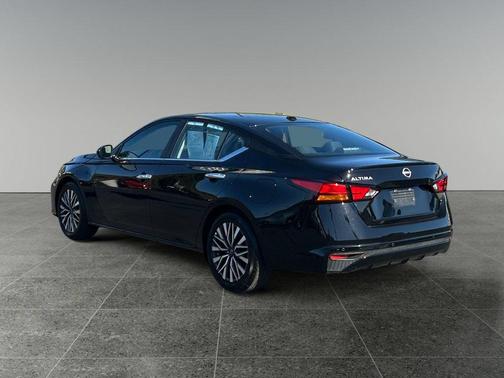 Black 2025 Nissan Altima SV FWD