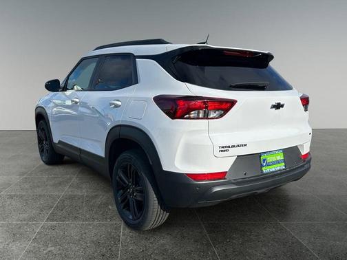 Summit White 2026 Chevrolet Trailblazer LT