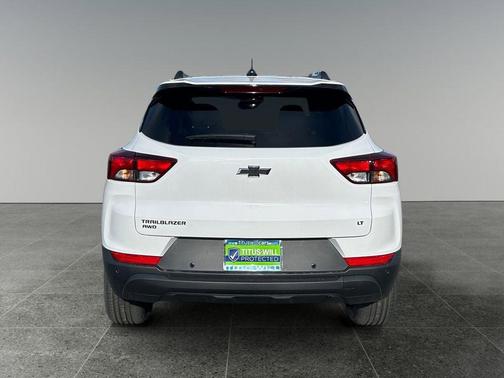 Summit White 2026 Chevrolet Trailblazer LT