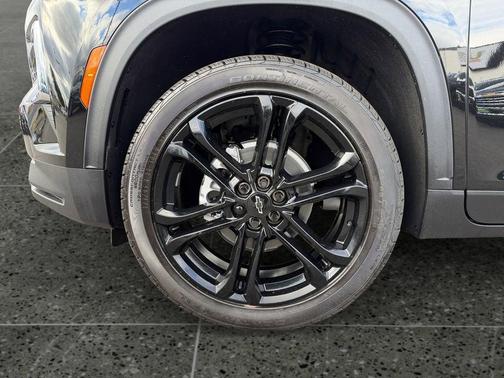 Mosaic Black Metallic 2026 Chevrolet Traverse LT