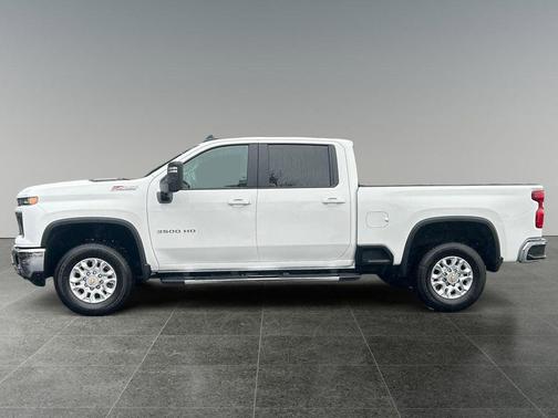 Summit White 2025 Chevrolet Silverado 3500 LT