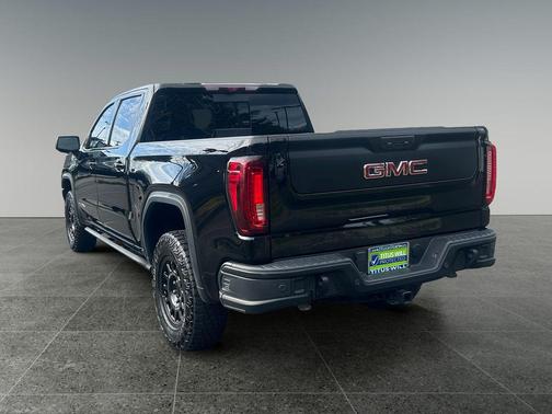 Onyx Black 2023 GMC Sierra 1500 AT4X