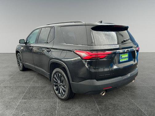Mosaic Black Metallic 2023 Chevrolet Traverse RS