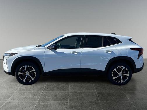 Summit White 2026 Chevrolet Trax FWD 1RS