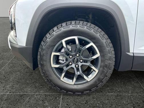 Polar White Tricoat 2026 Chevrolet Equinox AWD ACTIV
