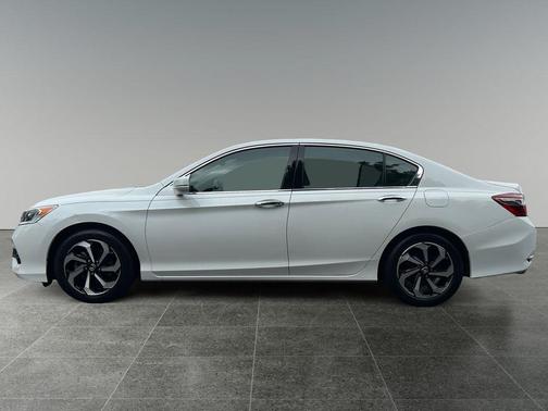 2017 Honda Accord EX-L w/Navigation & Honda Sensing