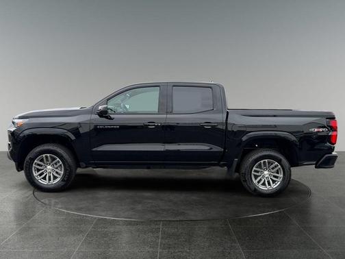 Black 2026 Chevrolet Colorado LT