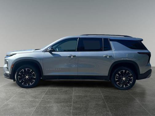 Sterling Gray Metallic 2025 Chevrolet Traverse LT