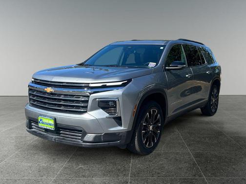 Sterling Gray Metallic 2025 Chevrolet Traverse LT