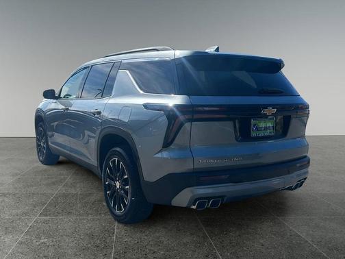 Sterling Gray Metallic 2025 Chevrolet Traverse LT
