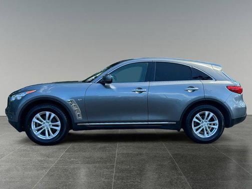 2017 INFINITI QX70 Base