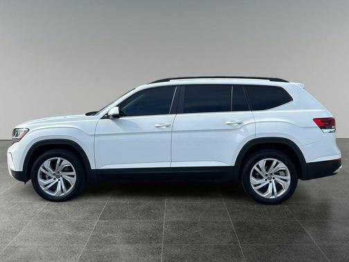 Pure White 2022 Volkswagen Atlas 3.6L SE w/Technology
