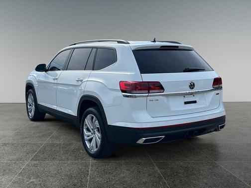 Pure White 2022 Volkswagen Atlas 3.6L SE w/Technology