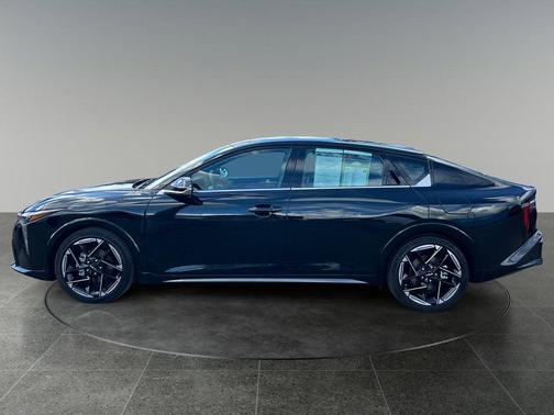 Aurora Black Pearl 2025 Kia K4 GT-Line