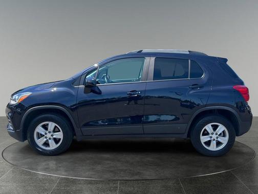 Midnight Blue Metallic 2021 Chevrolet Trax LT