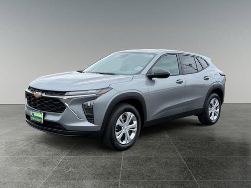 Sterling Gray Metallic 2026 Chevrolet Trax LS