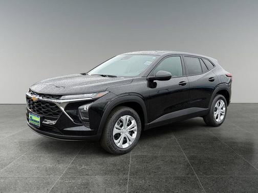 Mosaic Black Metallic 2026 Chevrolet Trax LS