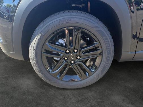 Mosaic Black Metallic 2026 Chevrolet Trax ACTIV