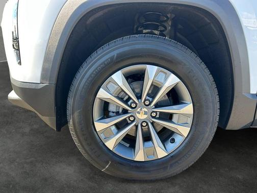 Summit White 2026 Chevrolet Equinox 1LT